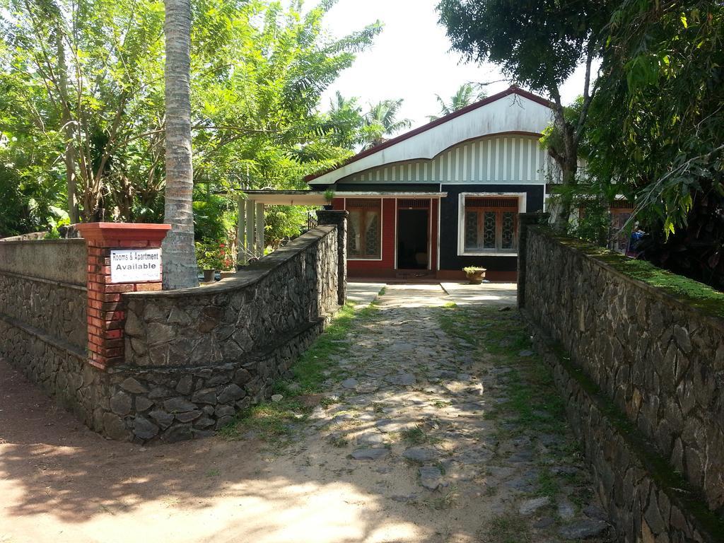 Апартаменты Lal House Хиккадува Экстерьер фото
